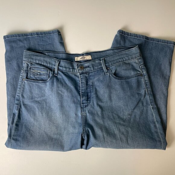 Levi’s Women’s Capri Jeans Size 12 Blue Denim Metal Button Hem Stretch Mid Rise - Picture 7 of 16